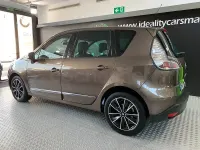 Usado Renault Scénic Bose Edition 130 CV (95 kW) 2014 Marrón Monovolumen