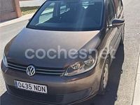 Usado VW Touran Advance 105 CV (77 kW) 2014 Marrón Monovolumen