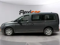 Usado VW Caddy Maxi 122 CV (89 kW) 2024 Azul Monovolumen