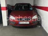 Usado Ford Focus Trend 115 CV (84 kW) 2006 Rojo Berlina