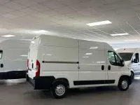 Usado Peugeot Boxer Premium 120 CV (88 kW) 2019 Blanco Van