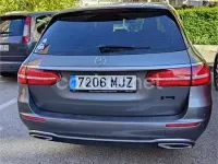 Usado Mercedes E200 150 CV (110 kW) 2017 Gris / plata Familiar