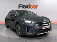 Usado Kia XCeed 101 CV (74 kW) 2024 Gris SUV