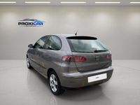 Usado Seat Ibiza Stylance 100 CV (73 kW) 2005 Gris / plata Utilitario