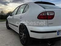 Usado Seat Leon Sport 110 CV (80 kW) 2000 Blanco Berlina