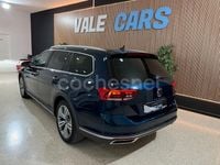 Usado VW Passat Alltrack 200 CV (147 kW) 2022 Azul Familiar