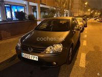 Usado VW Golf V Highline 105 CV (77 kW) 2007 Gris / plata Berlina