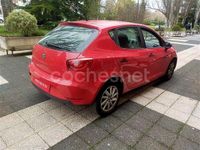 Usado Seat Ibiza Reference 75 CV (55 kW) 2016 Rojo Berlina