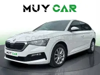 Usado Skoda Scala Active 95 CV (69 kW) 2022 Blanco Utilitario