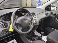 Usado Ford Focus Ambiente 100 CV (73 kW) 2005 Gris / plata Berlina