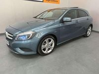 Usado Mercedes A180 Style 109 CV (80 kW) 2013 Azul Berlina