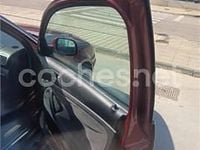 Usado VW Passat Comfortline 130 CV (95 kW) 2001 Rojo Berlina