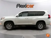 Begagnad Toyota Land Cruiser 204 HK (150 kW) 2023 Vit