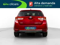 Usado Toyota Auris Hybrid Active 99 CV (72 kW) 2016 Rojo Berlina