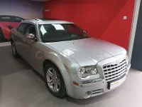 Usado Chrysler 300C 193 CV (141 kW) 2005 Gris / plata Berlina