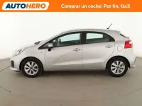 Usado Kia Rio 75 CV (55 kW) 2016 Gris Utilitario