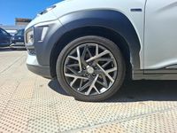 Usado Hyundai Kona Style 141 CV (103 kW) 2020 Blanco chalk (techo negro) SUV