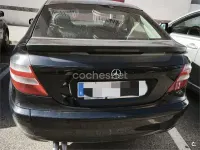 Usado Mercedes C220 143 CV (105 kW) 2003 Negro Berlina