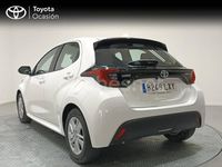 Usado Toyota Yaris Hybrid Active 116 CV (85 kW) 2022 Blanco Berlina