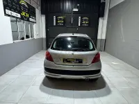 Usado Peugeot 207 75 CV (55 kW) 2008 Beige Berlina