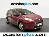 Usado Ford Fiesta Trend 68 CV (50 kW) 2010 Burdeos Utilitario