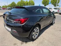 Usado Opel Astra GTC Sportive 136 CV (100 kW) 2015 Negro Berlina