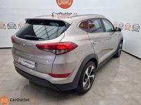 Usado Hyundai Tucson 141 CV (103 kW) 2018 Gris / plata SUV