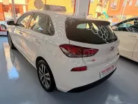 Usado Hyundai i30 GO! 95 CV (69 kW) 2020 Blanco Berlina