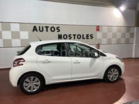 Usado Peugeot 208 Allure 68 CV (50 kW) 2013 Blanco Utilitario