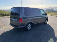 Usado VW Caravelle 204 CV (150 kW) 2023 Gris / plata Van