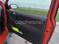 Usado VW Polo Advance 70 CV (51 kW) 2006 Rojo Utilitario