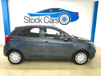 Usado Ford Ka Plus Ultimate 85 CV (62 kW) 2017 Gris / plata Utilitario