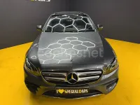 Usado Mercedes E300 306 CV (225 kW) 2019 Gris / plata Berlina