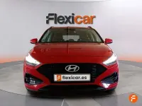 Usado Hyundai i30 101 CV (74 kW) 2025 Rojo Familiar
