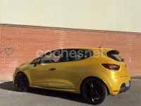 Usado Renault Clio IV 200 CV (147 kW) 2014 Amarillo Berlina