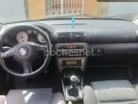 Usado Seat Leon Sport 150 CV (110 kW) 2003 Negro Utilitario