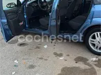 Usado Ford Focus Trend 100 CV (73 kW) 2002 Azul Berlina