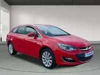 Usado Opel Astra Excellence 136 CV (100 kW) 2015 Rojo Utilitario