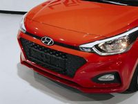 Usado Hyundai i20 75 CV (55 kW) 2019 Rojo Utilitario