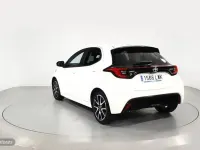 Usado Toyota Yaris Style 116 CV (85 kW) 2022 Blanco Utilitario
