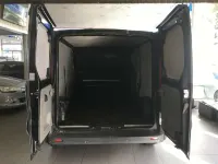 Usado Renault Trafic 90 CV (66 kW) 2013 Negro Monovolumen