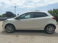 Usado Mazda 2 Style 75 CV (55 kW) 2013 Blanco Utilitario