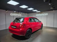 Usado Toyota Auris Active 90 CV (66 kW) 2009 Rojo Berlina