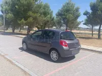 Usado Renault Clio II Exception 85 CV (62 kW) 2007 Gris / plata Berlina