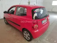 Usado Kia Picanto 62 CV (45 kW) 2011 Rojo Utilitario