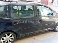 Usado VW Touran Highline 140 CV (102 kW) 2006 Negro Monovolumen