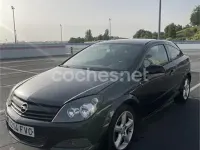 Usado Opel Astra GTC Sport 120 CV (88 kW) 2007 Negro Berlina