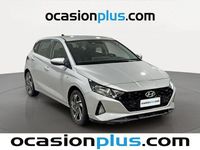 Usado Hyundai i20 100 CV (73 kW) 2022 Gris plata Utilitario