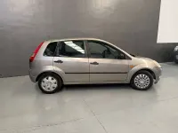 Usado Ford Fiesta Ambiente 68 CV (50 kW) 2003 Beige Utilitario