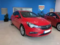 Usado Opel Astra Dynamic 136 CV (100 kW) 2019 Rojo Berlina